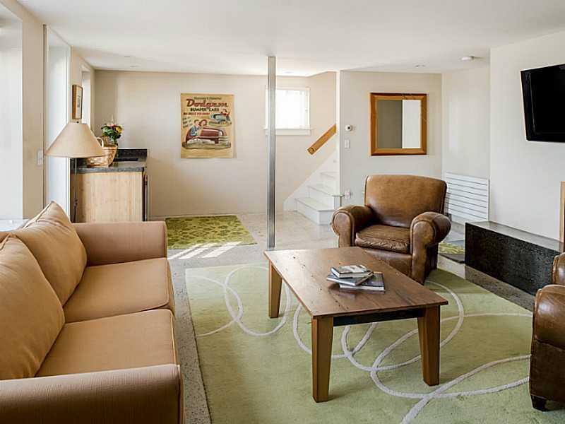 10 Sandy Cove Road Falmouth, ME 04105 - Photo 15 of 28 Family Room.