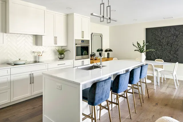 $4,250 | 20 Kinmonth Road, Unit 201, Newton, MA 02468