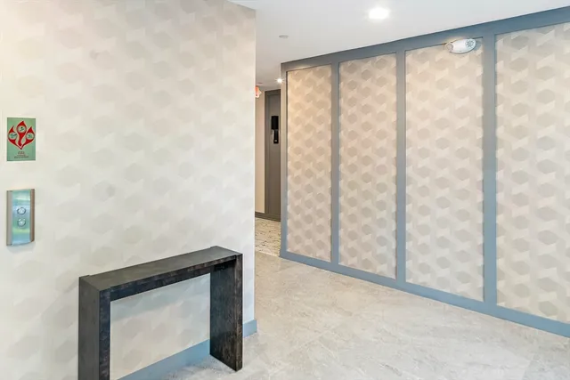 $4,250 | 20 Kinmonth Road, Unit 201, Newton, MA 02468