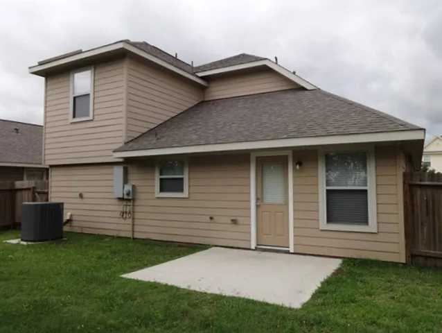 $2,105 | 5318 Rio Drive, Baytown, TX 77521