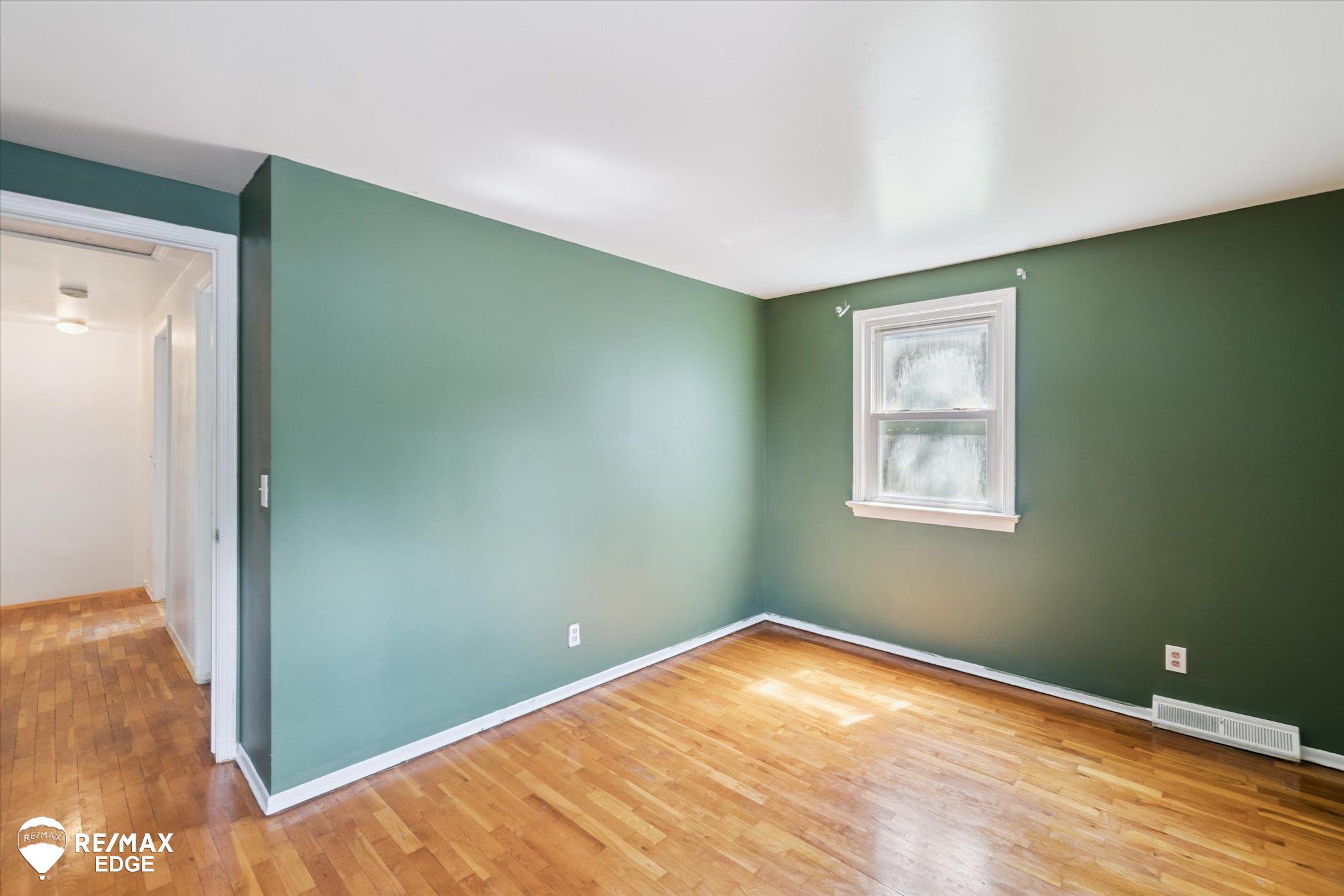 1825 Springfield Street Flint, MI 48503 - Photo 36 of 54 50185018-bd82e8c1-9f26-42d3-95c3-542612e737d8.JPG