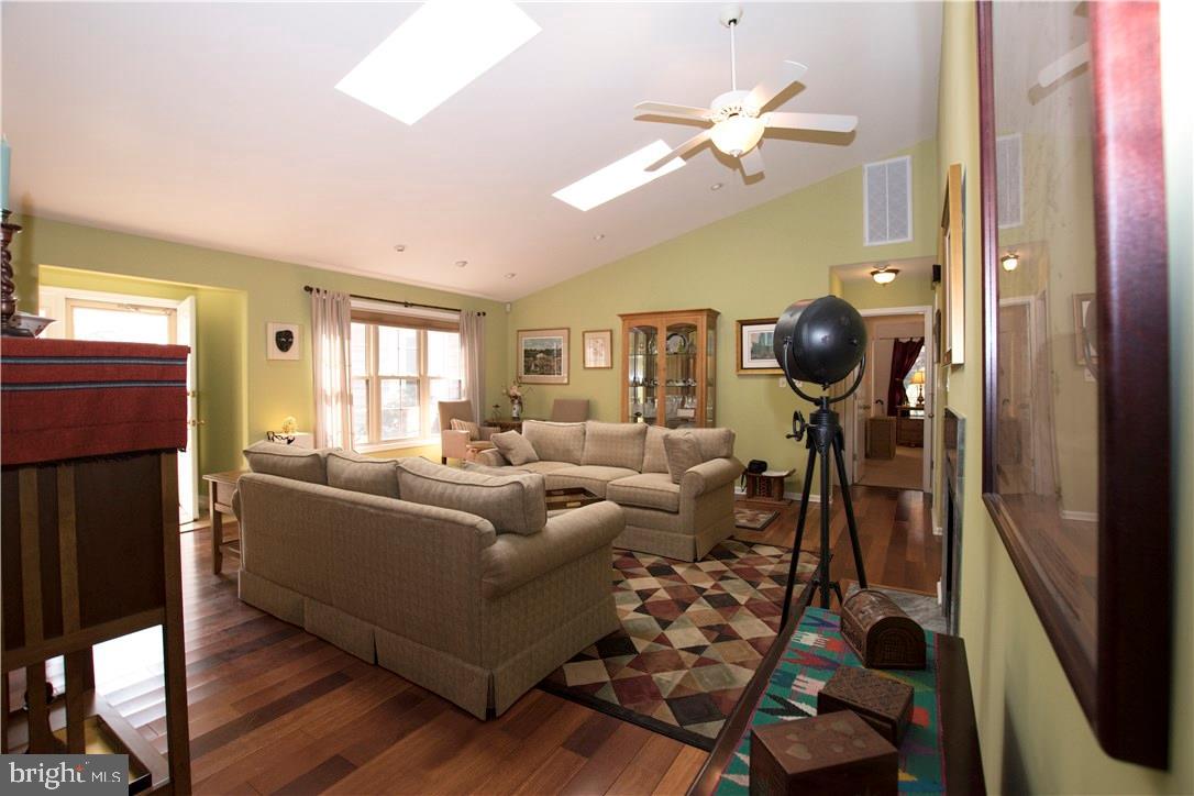 8 Sheffield Road Rehoboth Beach, DE 19971 - Photo 5 of 28 Gallery Image 5