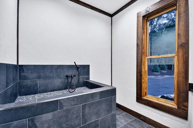 $2,900,000 | 101 Bennett Springs Court, Mineral Bluff, GA 30559