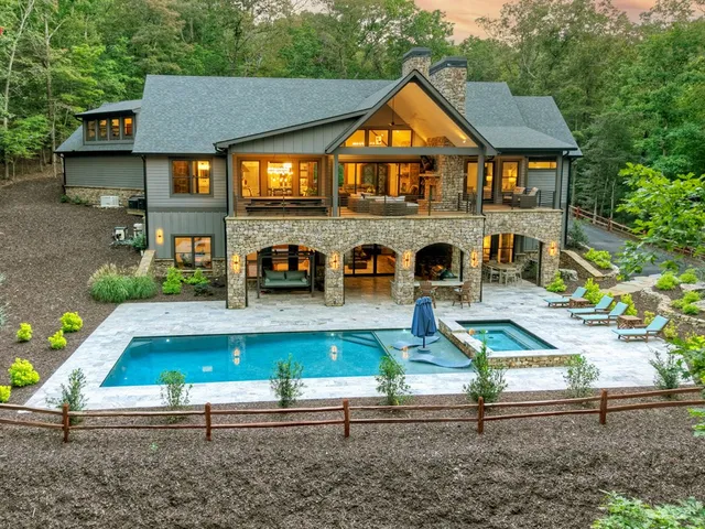 $2,900,000 | 101 Bennett Springs Court, Mineral Bluff, GA 30559