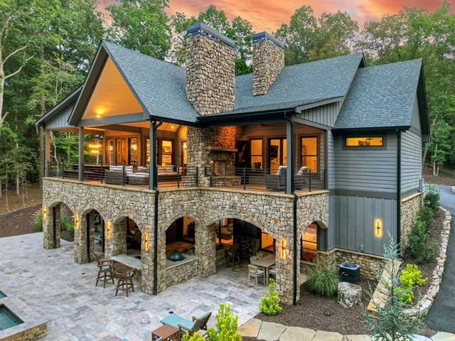 $2,900,000 | 101 Bennett Springs Court, Mineral Bluff, GA 30559