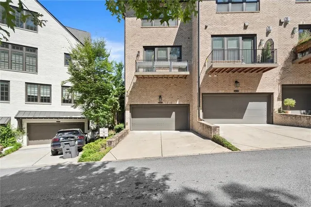 $944,000 | 6601 Cadence Boulevard, Atlanta, GA 30328