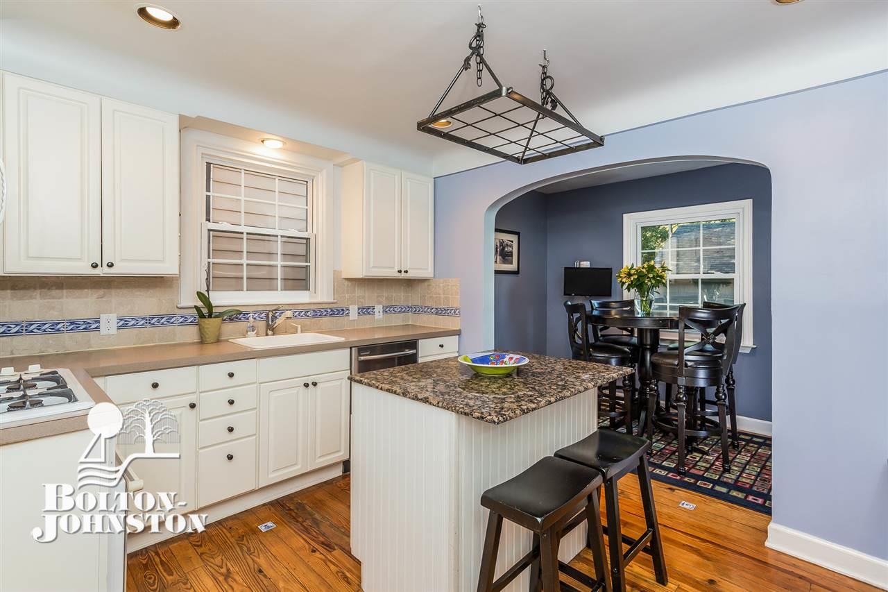 317 Merriweather Road Grosse Pointe, MI 48236 - Photo 17 of 52 31327944-16.JPG