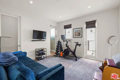 $16,500 | 924 Vernon Avenue, Venice, CA 90291