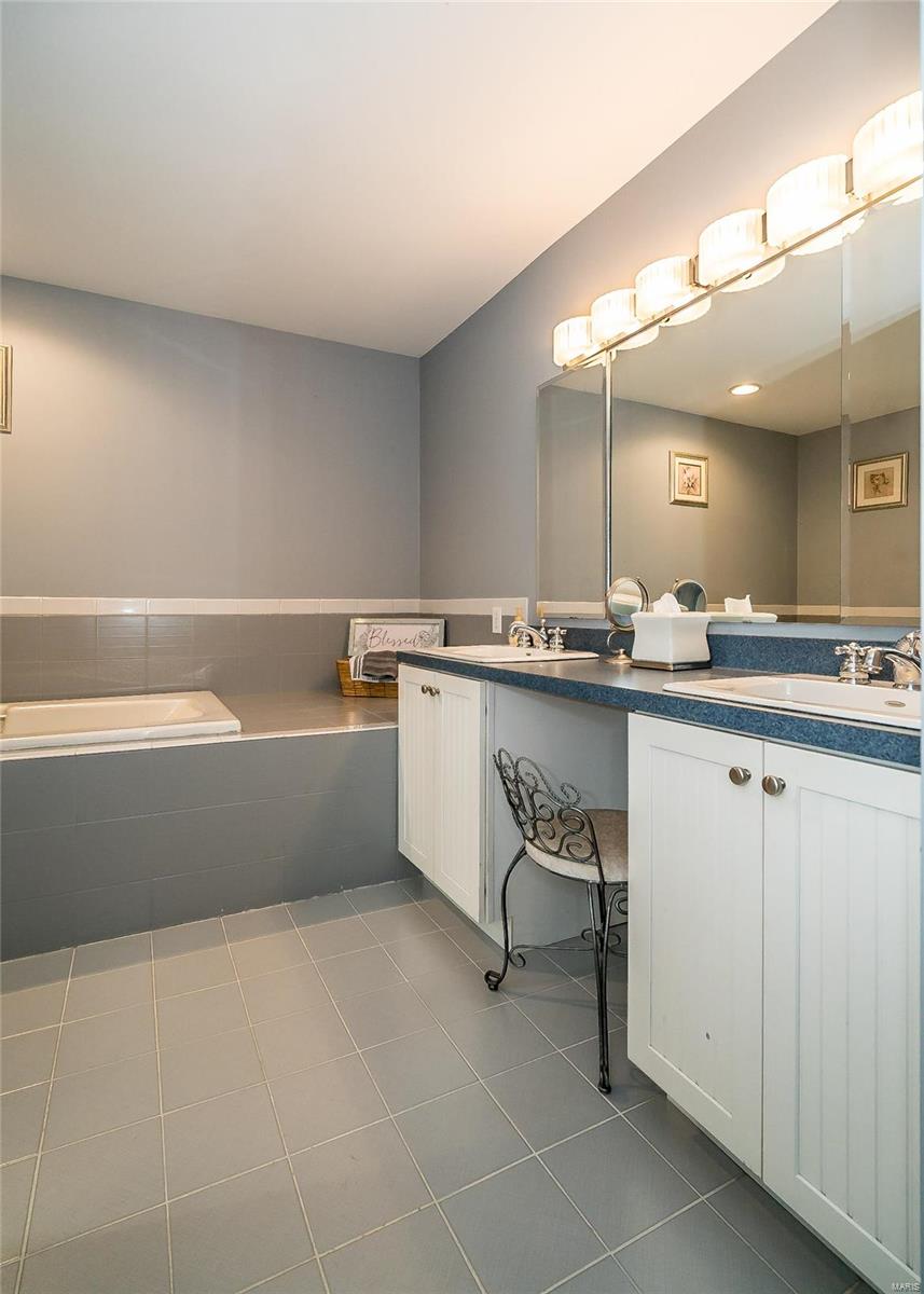 2900 Erb Road St. Louis, MO 63129 - Photo 37 of 88