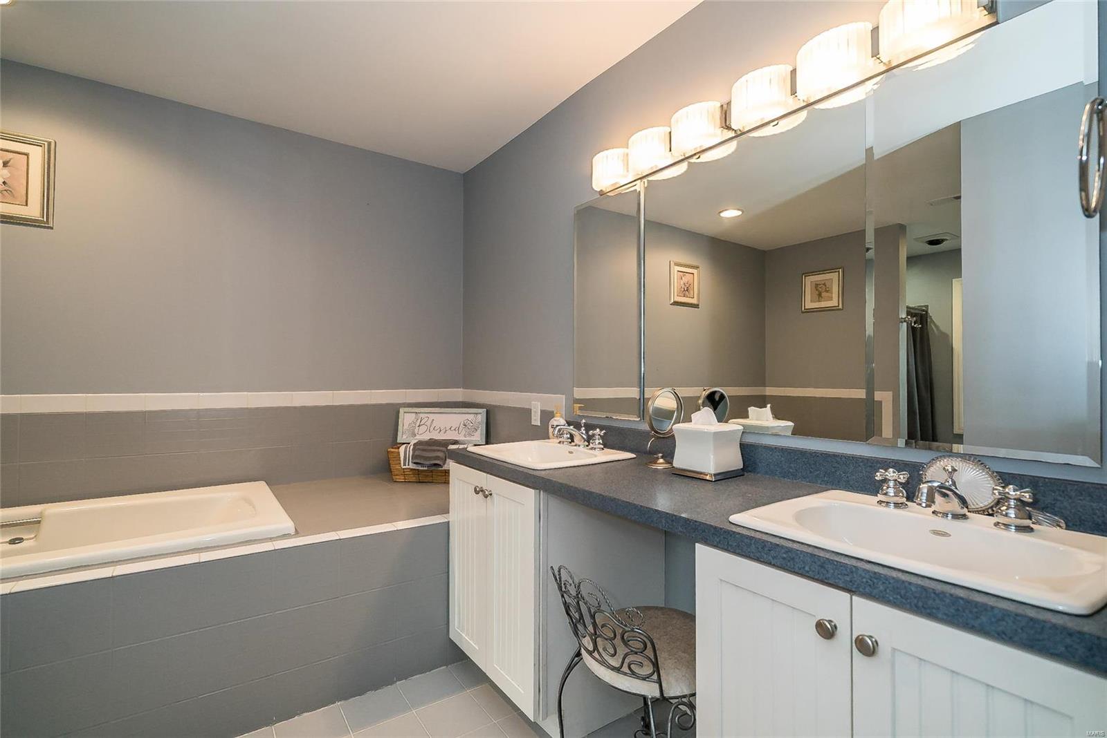 2900 Erb Road St. Louis, MO 63129 - Photo 38 of 88