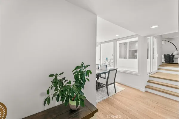 $6,000 | 4745 La Villa Marina, Unit J, Marina del Rey, CA 90292