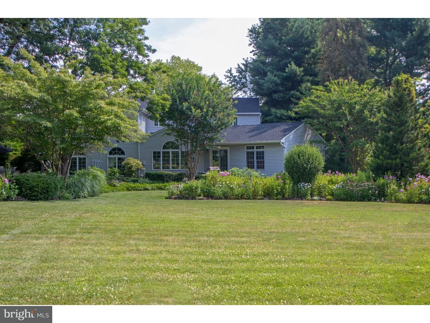 14 Cambridge Road Downingtown, PA 19335 - Photo 3 of 25 Back Yard