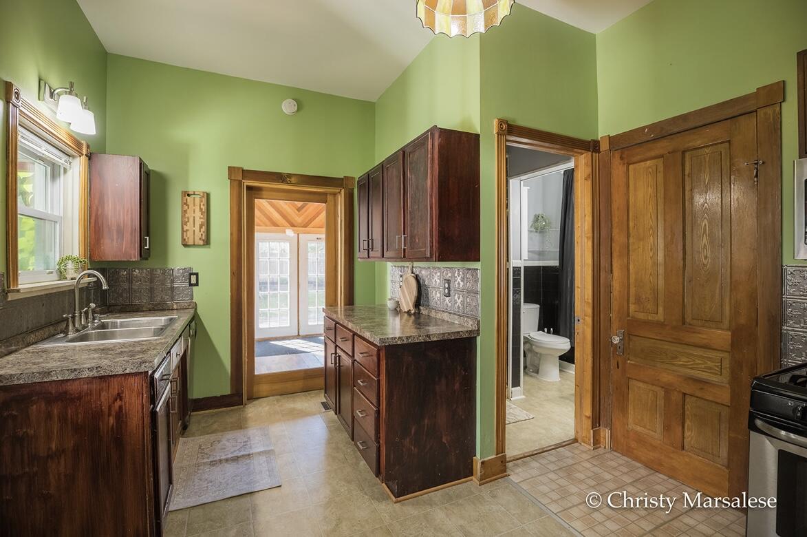 917 South Bridge Street Belding, MI 48809 - Photo 25 of 69 IMG_5697