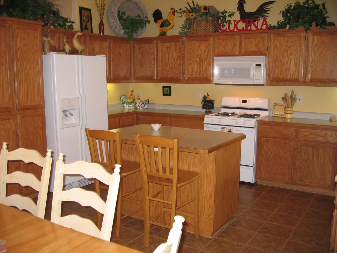 1902 Airstrip Road Redding, CA 96003 - Photo 2 of 16 Kitchen