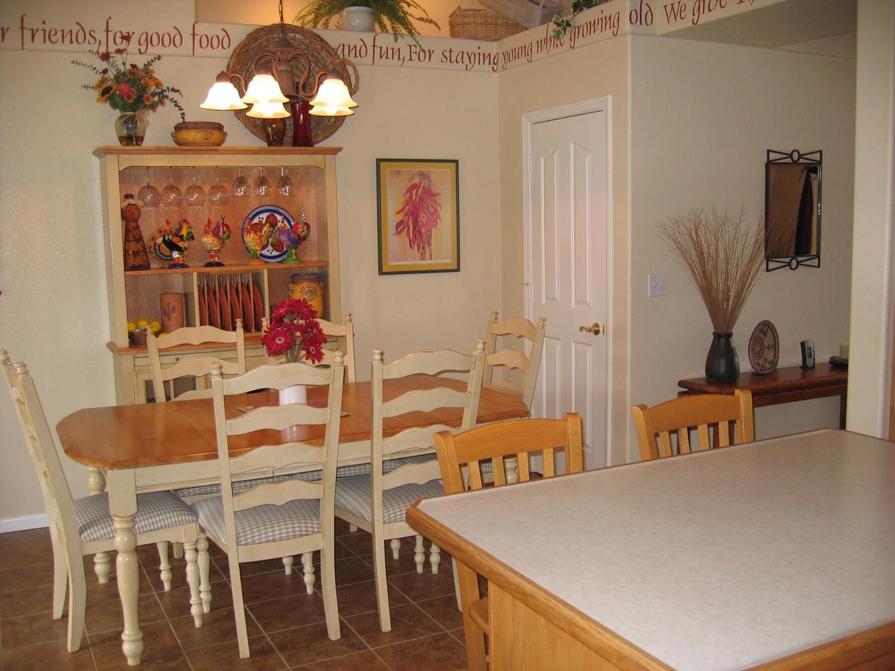 1902 Airstrip Road Redding, CA 96003 - Photo 6 of 16 Dining Area