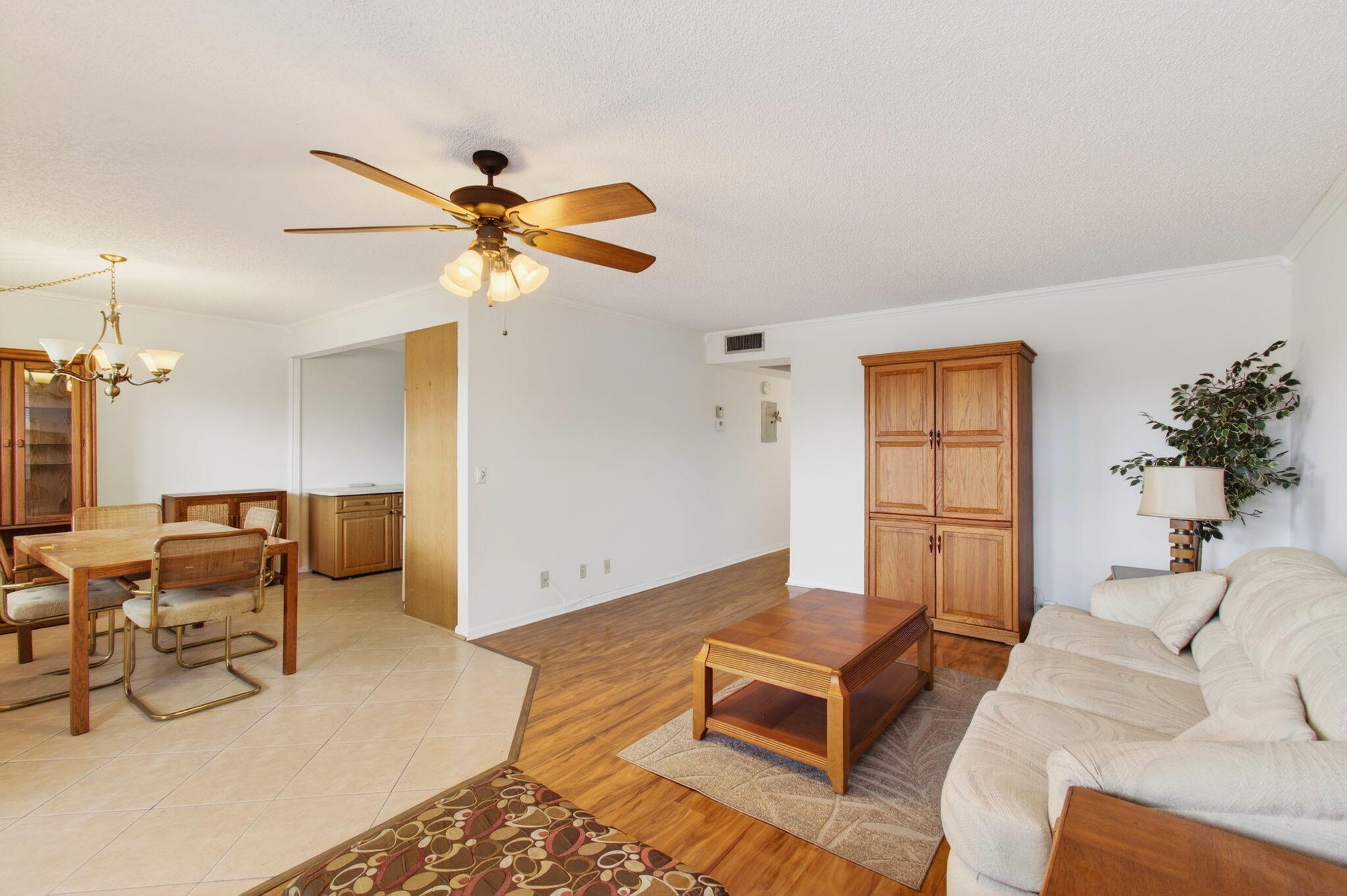 3007 Yarmouth C Boca Raton, FL 33434 - Photo 6 of 70 16-web-or-mls-82-print-DSC_9202