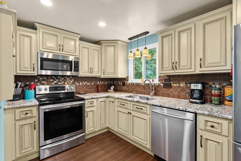 4 Westview Road Framingham, MA 01701 - Photo 3 of 29 Gallery Image 3