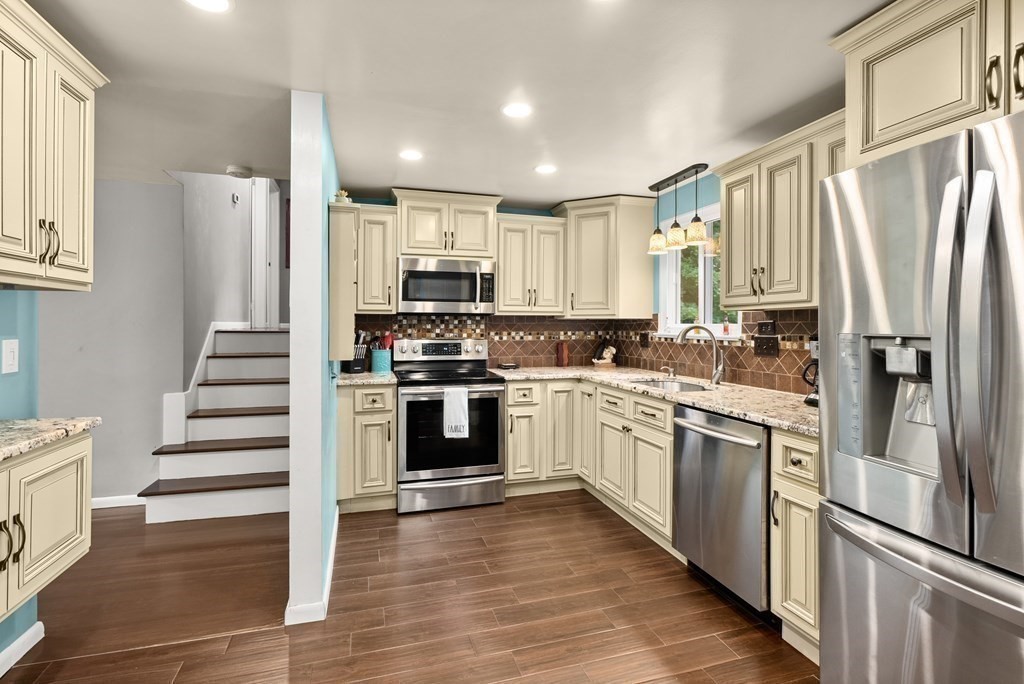 4 Westview Road Framingham, MA 01701 - Photo 4 of 29 Gallery Image 4