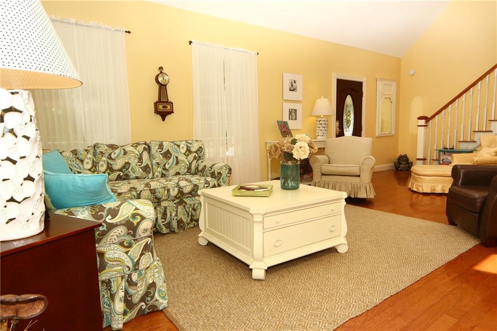 372 Main Road Phippsburg, ME 04562 - Photo 4 of 35 Living Room - Great Room