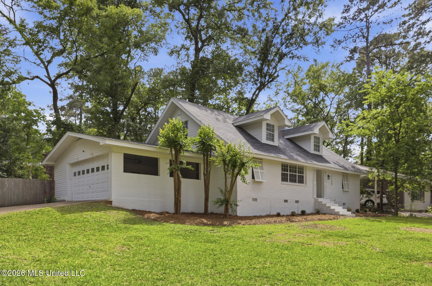1735 Wilhurst Street Jackson, MS 39211 - Photo 1 of 28 1735 Wilhurst_jhookphotos-1