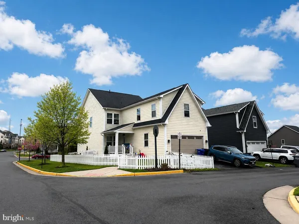 $850,000 | 2074 River Heritage Boulevard, Dumfries, VA 22026