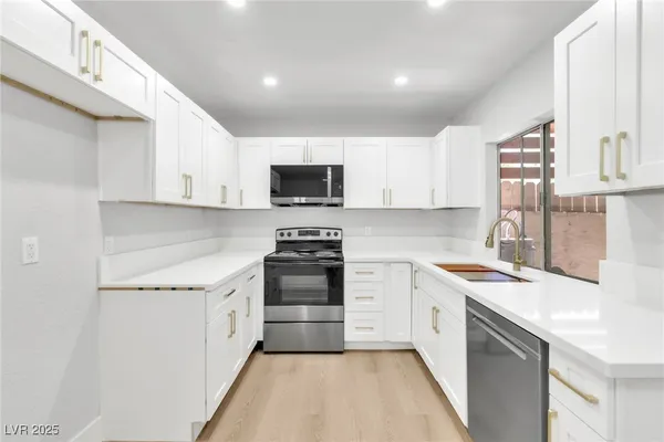 $1,600 | 4770 South Topaz Street, Unit 31, Las Vegas, NV 89121