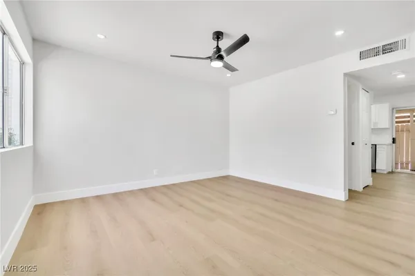 $1,600 | 4770 South Topaz Street, Unit 31, Las Vegas, NV 89121