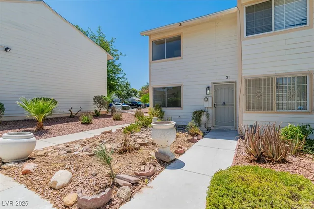 $1,600 | 4770 South Topaz Street, Unit 31, Las Vegas, NV 89121