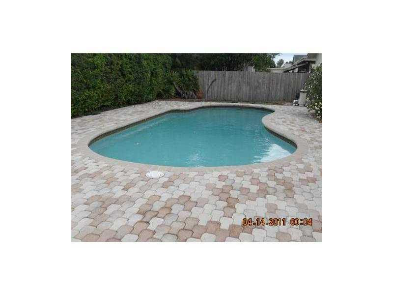 22722 Southwest 65th Avenue Boca Raton, FL 33428 - Photo 3 of 4 Pool