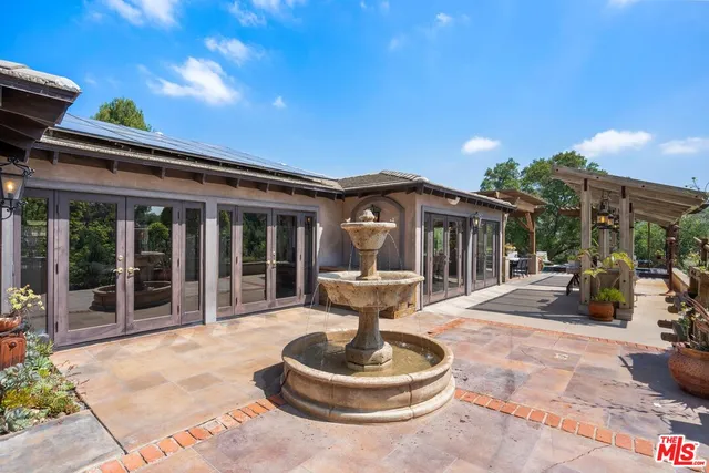 a view of front door view of a house