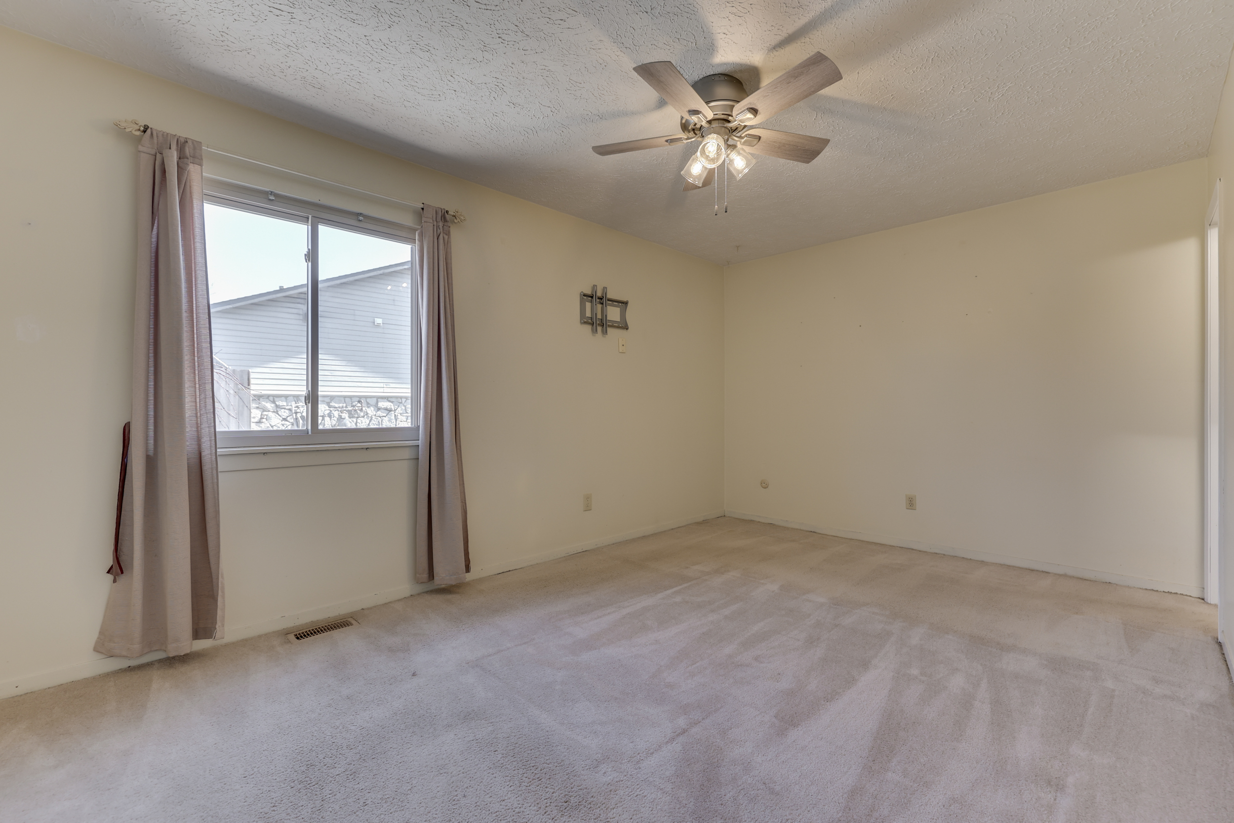 1166 Pilgrim Road Greenwood, IN 46142 - Photo 18 of 27 Gallery Image 18