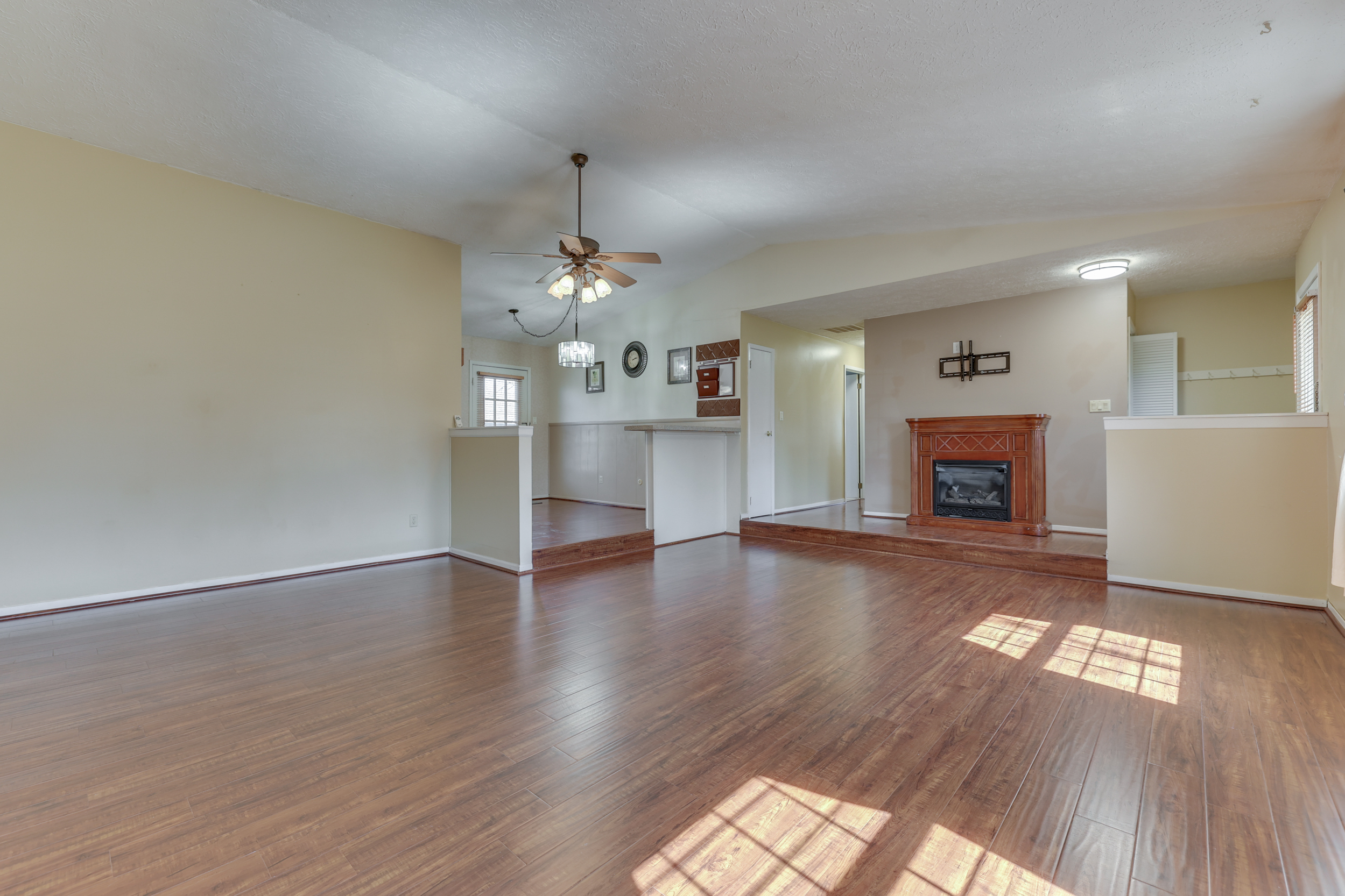 1166 Pilgrim Road Greenwood, IN 46142 - Photo 9 of 27 Gallery Image 9