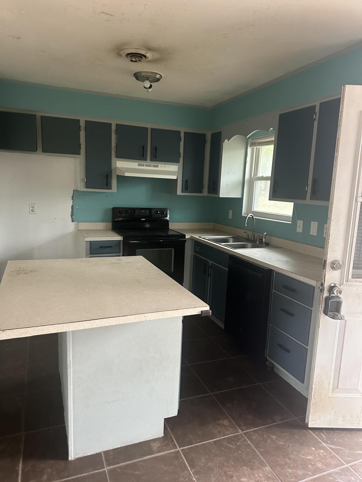 4301 Warwick Avenue Hephzibah, GA 30815 - Photo 3 of 16 IMG_9544