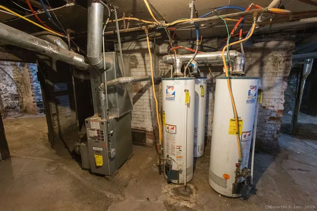 a view of walk in closet