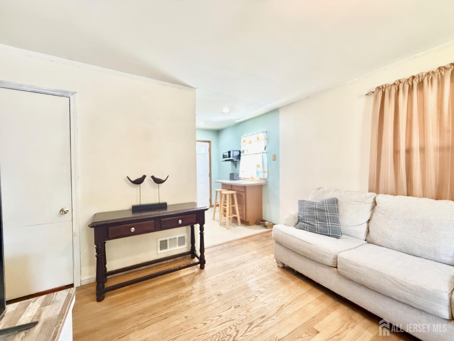 105 Old Post Road Edison, NJ 08817 - Photo 11 of 20