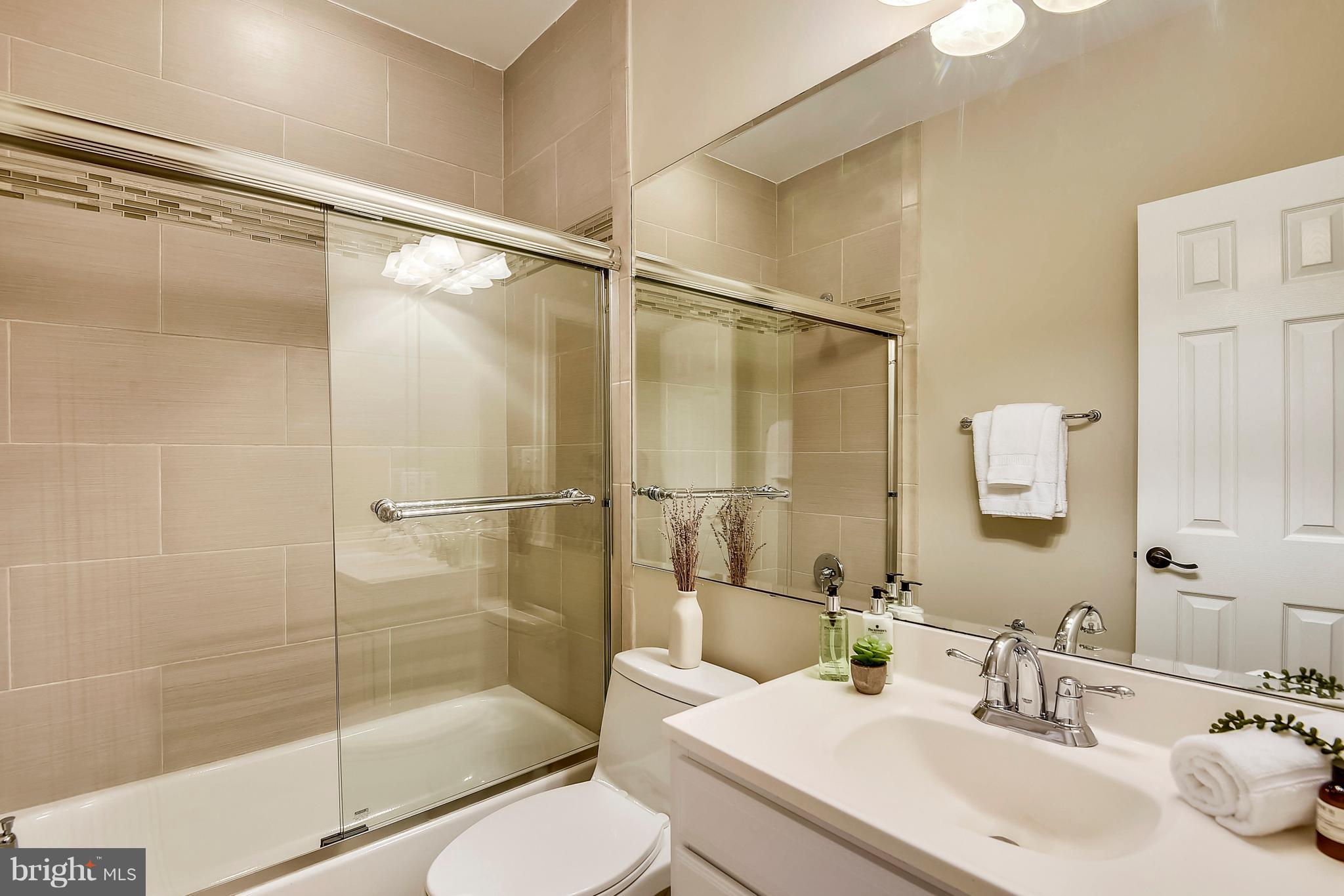 1634 6th Street Northwest, Unit 1 Washington, DC 20001 - Photo 15 of 36 Bathroom Updated Hall Bathroom