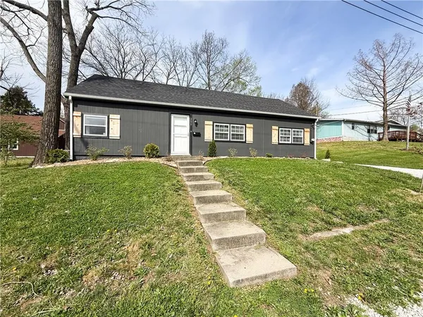 $220,000 | 200 North Harrison Street, Freeman, MO 64746