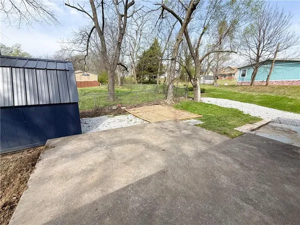 $220,000 | 200 North Harrison Street, Freeman, MO 64746
