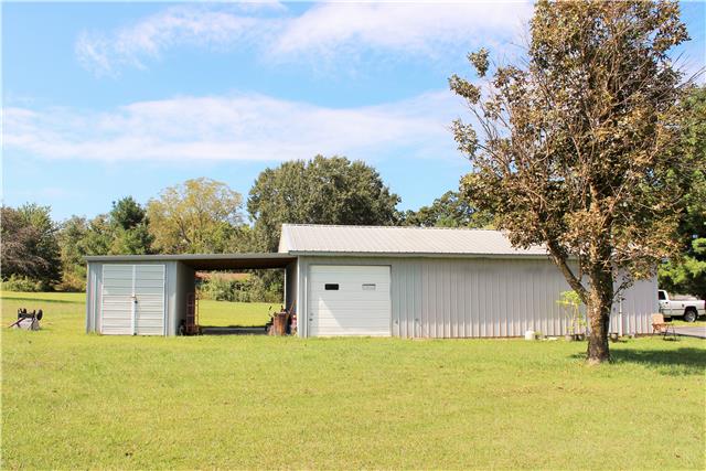 1077 Gnat Hill Road Manchester, TN 37355 - Photo 3 of 20 Detached 2 car garage.