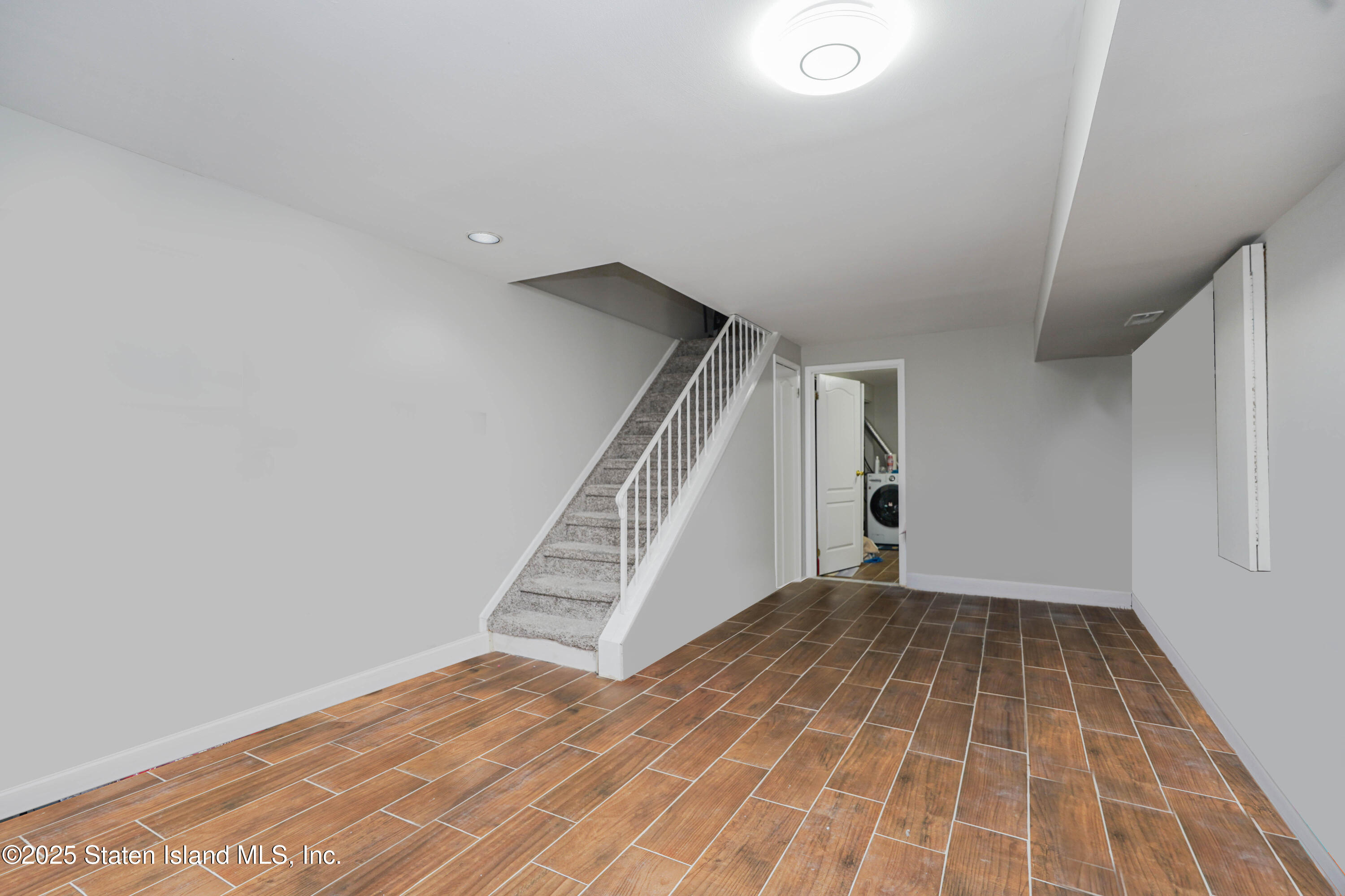 28 Lorraine Loop Staten Island, NY 10309 - Photo 17 of 20 Photo Feb 20 2025, 6 52 26 PM