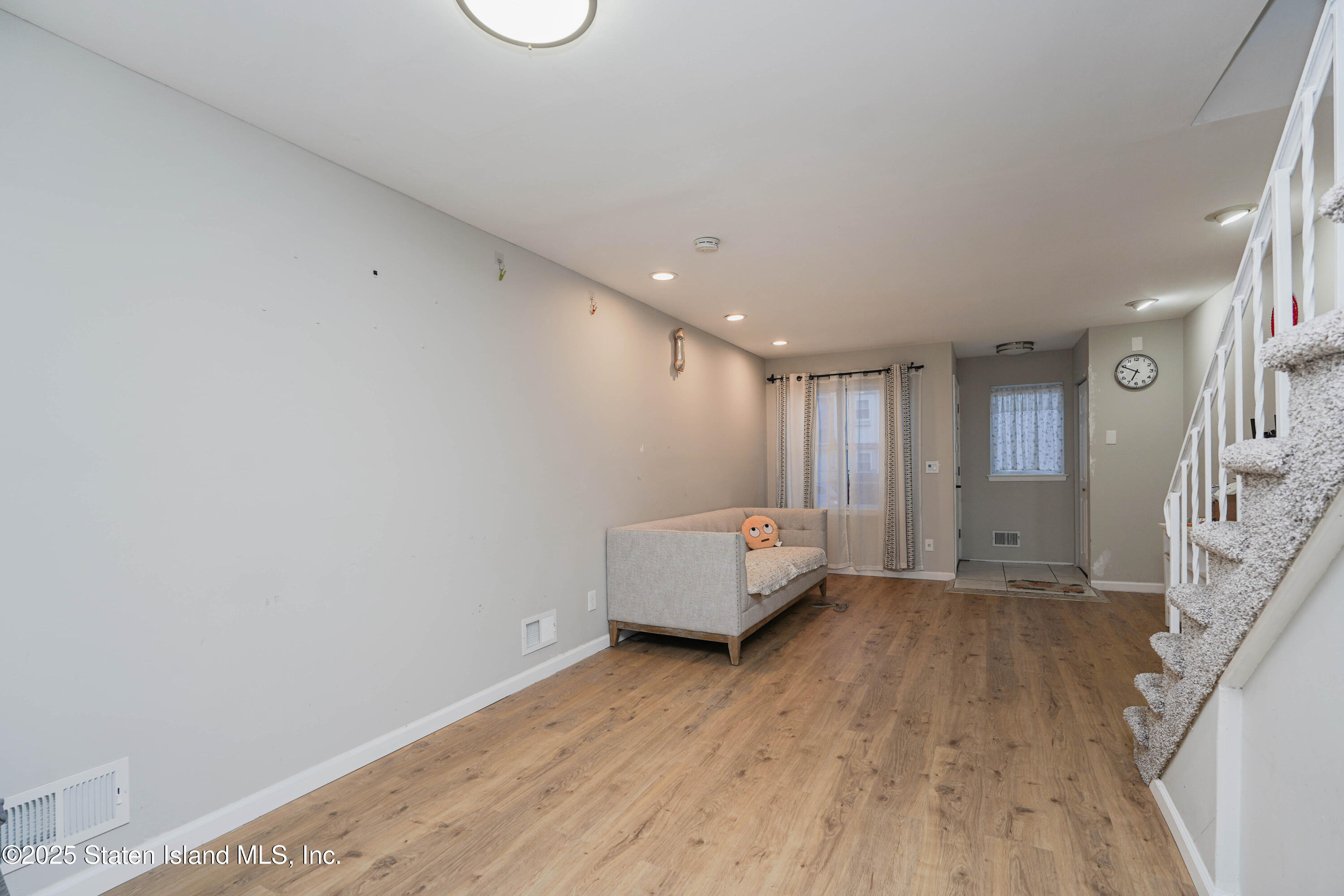 28 Lorraine Loop Staten Island, NY 10309 - Photo 6 of 20 Photo Feb 20 2025, 6 50 12 PM