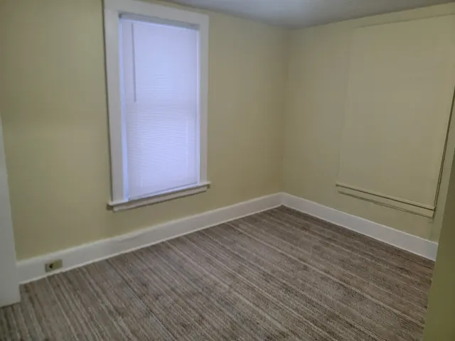 $76,900 | 406 East Oakland Avenue, Bloomington, IL 61701