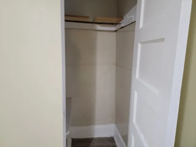 $76,900 | 406 East Oakland Avenue, Bloomington, IL 61701