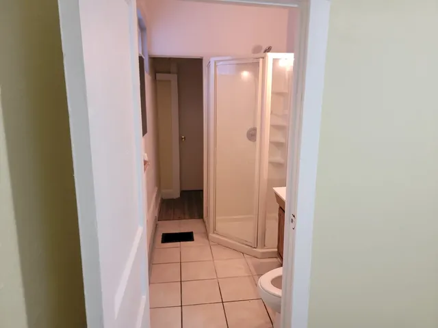 $76,900 | 406 East Oakland Avenue, Bloomington, IL 61701