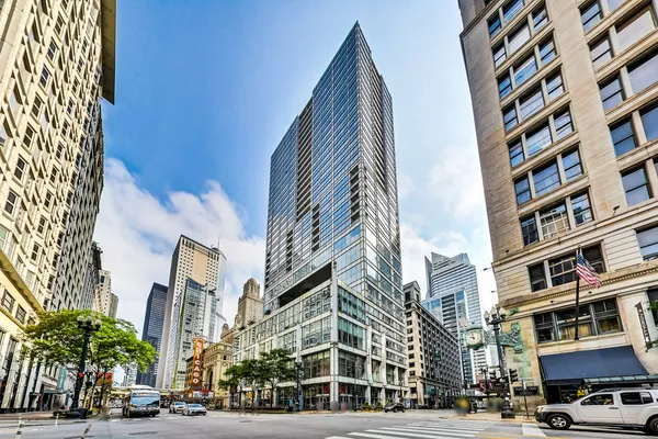 $310,000 | 8 East Randolph Street, Unit 1602, Chicago, IL 60601