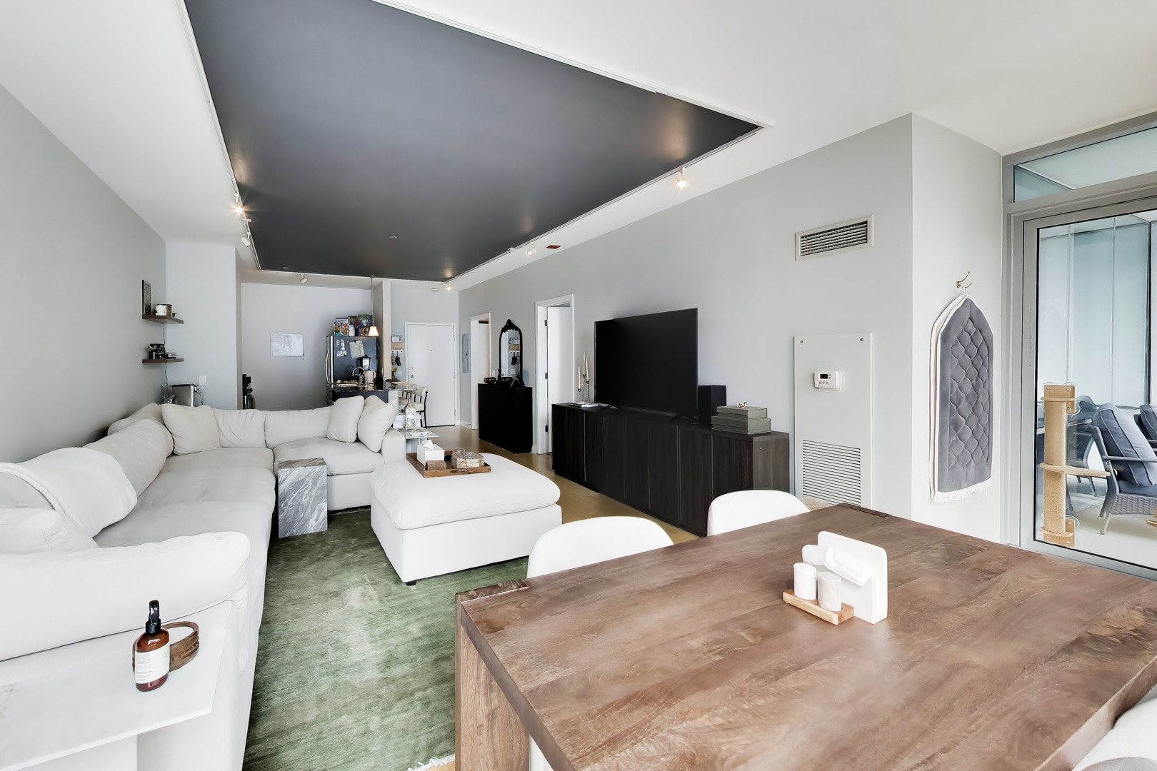 8 East Randolph Street, Unit 1602 Chicago, IL 60601 - Photo 12 of 34