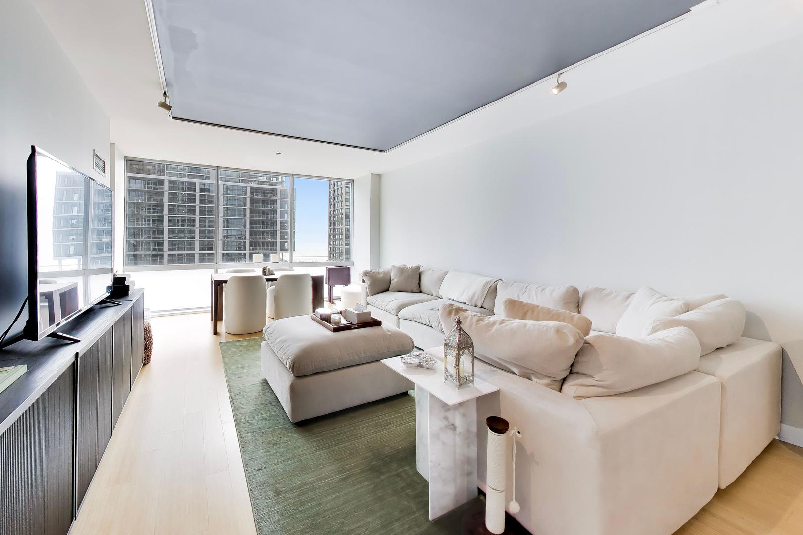 8 East Randolph Street, Unit 1602 Chicago, IL 60601 - Photo 7 of 34