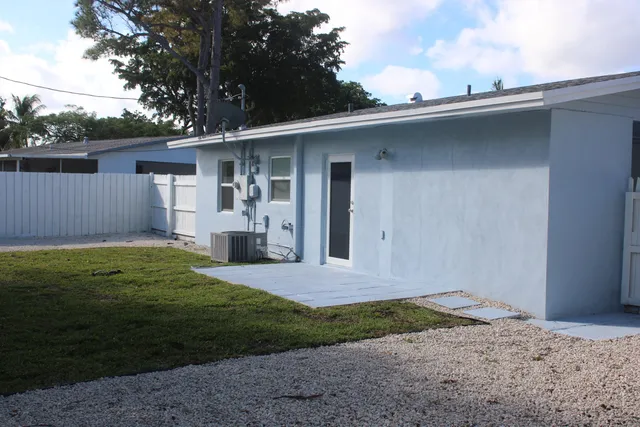 $2,400 | 2630 Northeast 8th Avenue, Pompano Beach, FL 33064