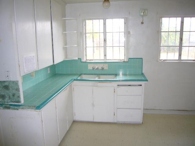 917 Riverside Drive Madera, CA 93638 - Photo 3 of 8 Gallery Image 3