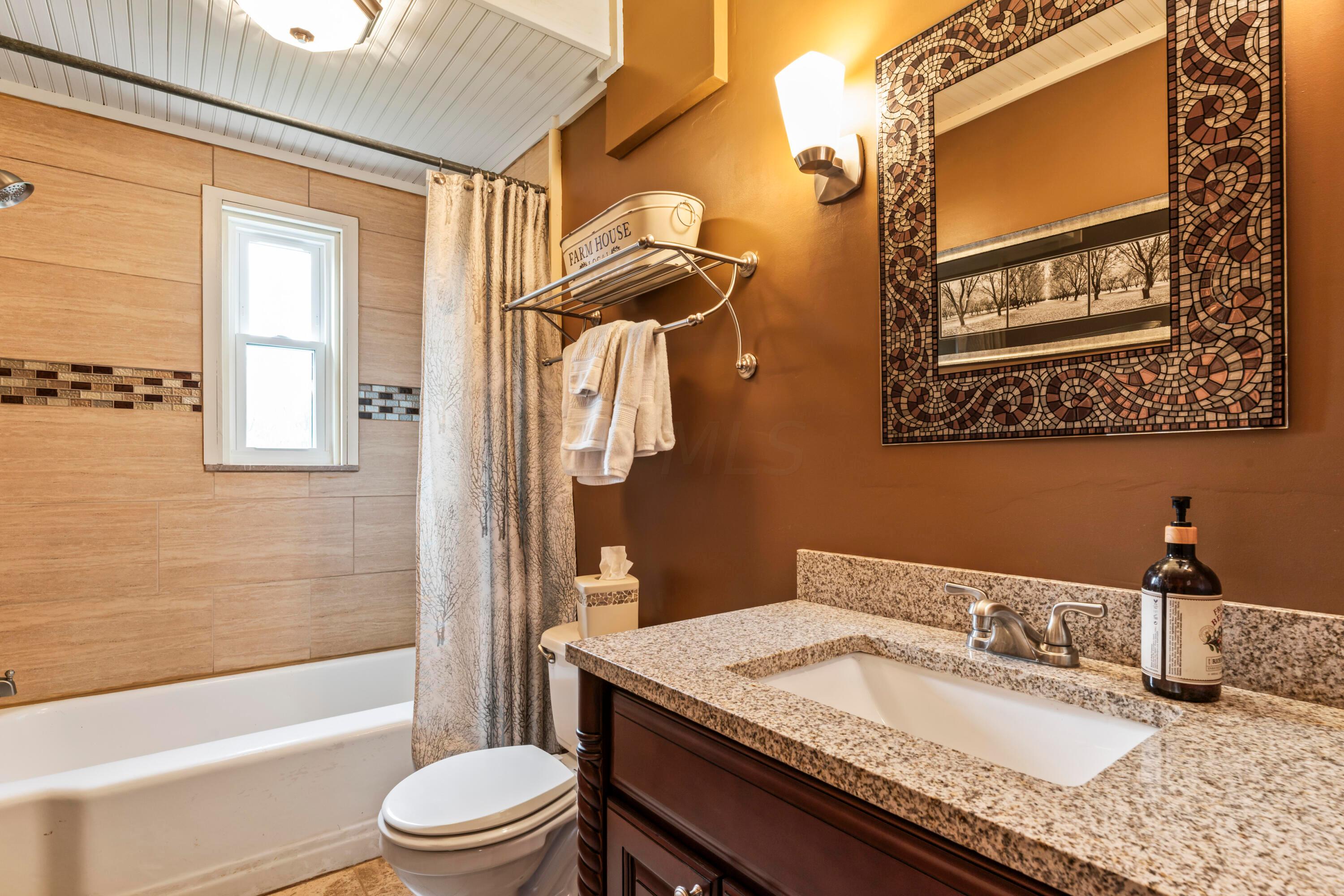 1544 Demorest Road Columbus, OH 43228 - Photo 13 of 18 Hall Full Bath